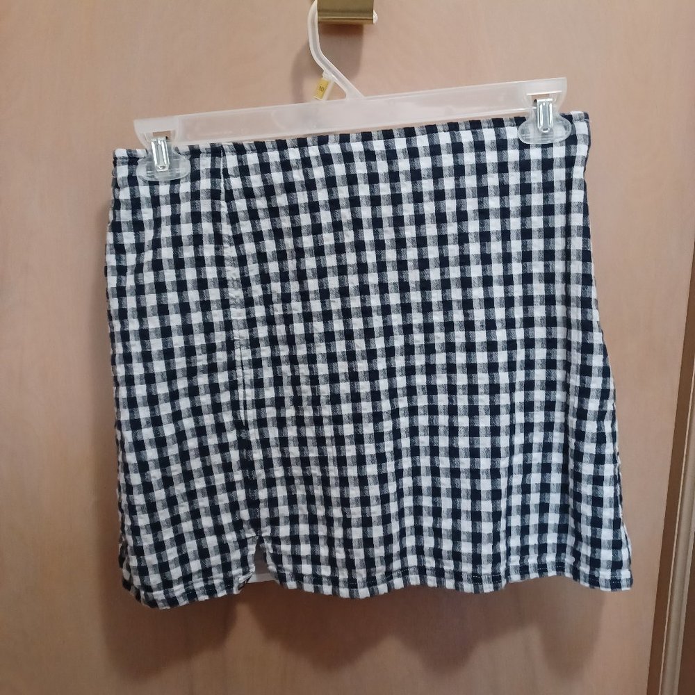 American Eagle Black and White Gingham Mini Skirt